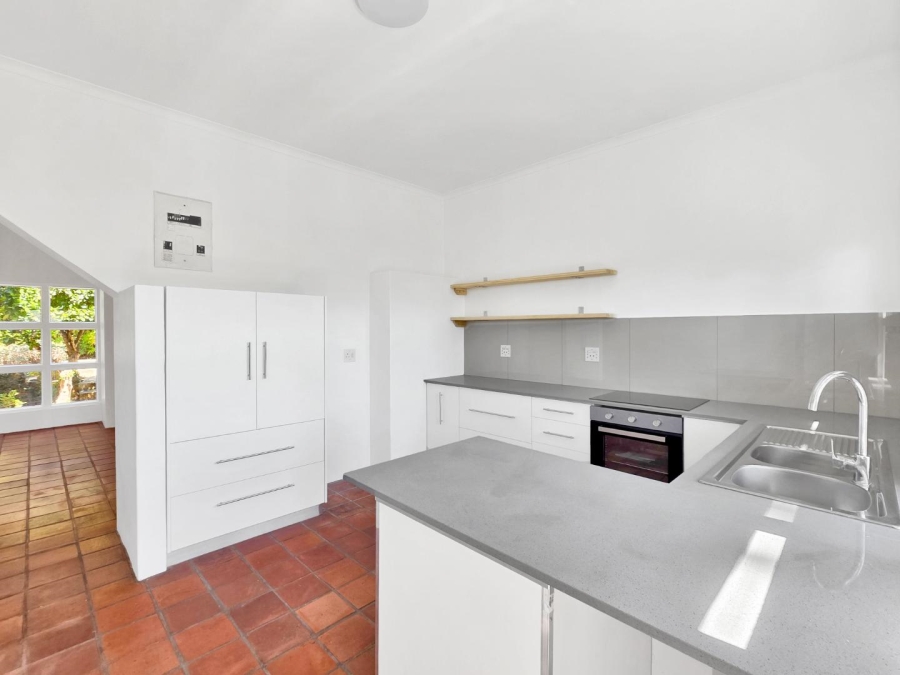 2 Bedroom Property for Sale in Vredehoek Western Cape